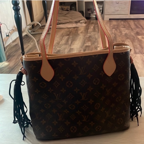 Fringe Tote - Picture 1 of 5